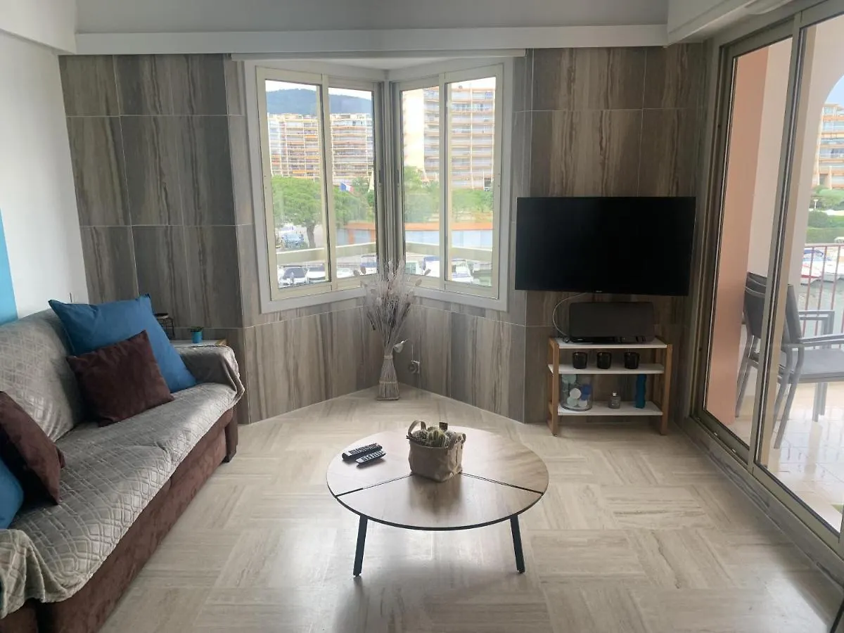 Studio moderne - Port de Mandelieu - Proche Mer 0*,  France